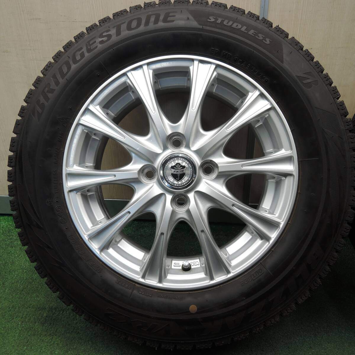 バリ溝!23年!キレイ!ほぼ10分★スタッドレス 175/70R14 ブリヂストン ブリザック VRX2 JOKER PCD100/4H★4031505NJス