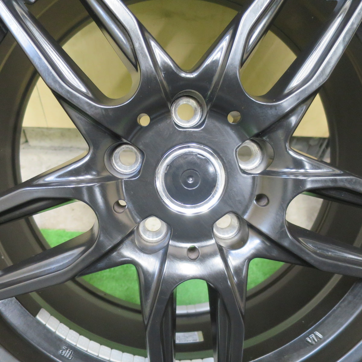 バリ溝!24年!キレイ!9.5分以上★BMW MINI 等 KELLENERS Mainz 225/55R17 スタッドレス ダンロップ ウインターマックス WM02 ケレナーズ マインツ 17インチ PCD112/5H★5090406TTス