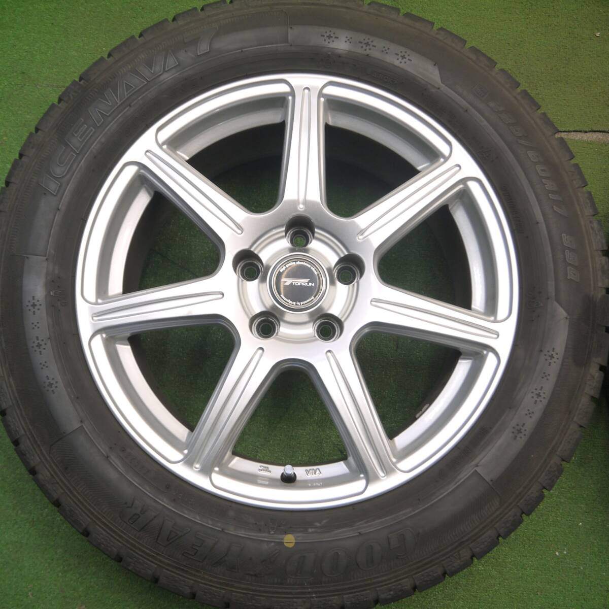 バリ溝!23年!キレイ!9.5分以上★スタッドレス 225/60R17 グッドイヤー アイスナビ7 TOPRUN トップラン 17インチ PCD114.3/5H★5022611Hス