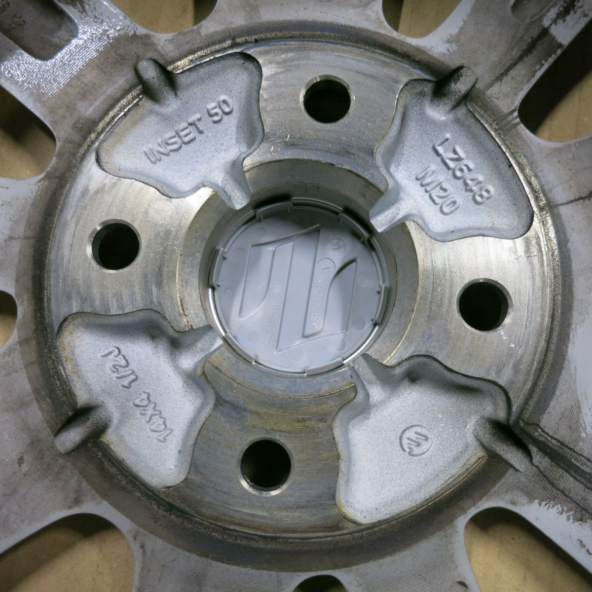 キレイ★スズキ DA17W エブリイ ワゴン 純正 ホイール 14インチ 14×4.5J エブリィ エブリー PCD100/4H★5042302SYホ