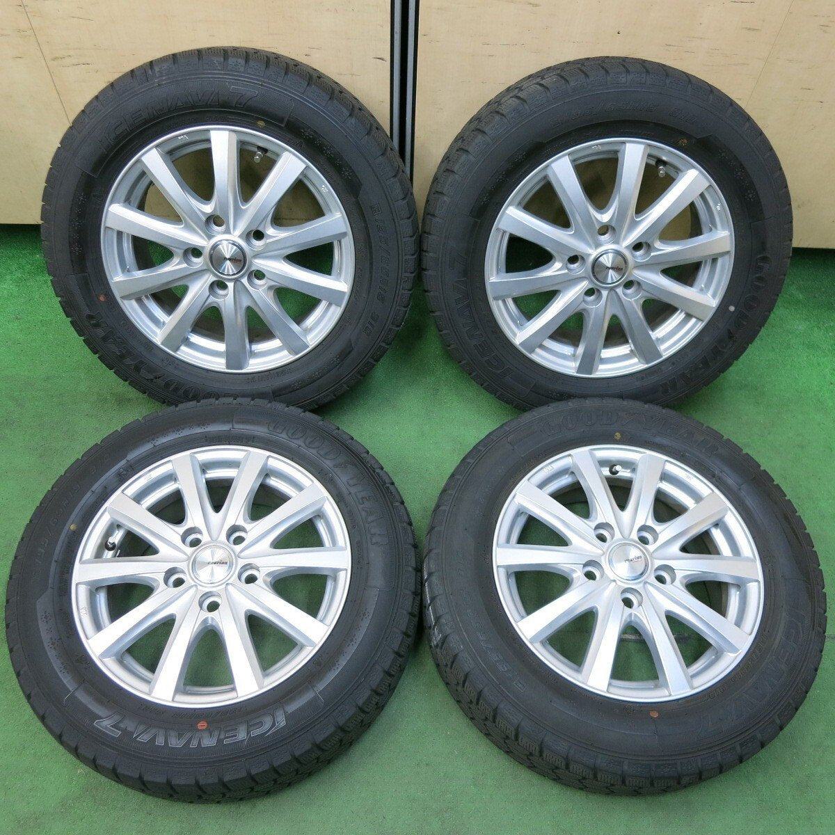 キレイ！21年☆スタッドレス 195/65R15 グッドイヤー アイスナビ7 