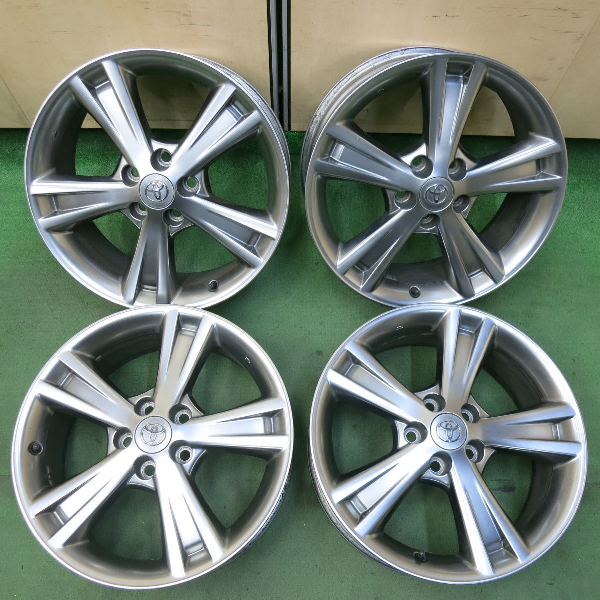 4本価格★トヨタ 30系 ハリアー 純正 ホイール 18インチ 18×7J PCD114.3/5H★5052104SYホ