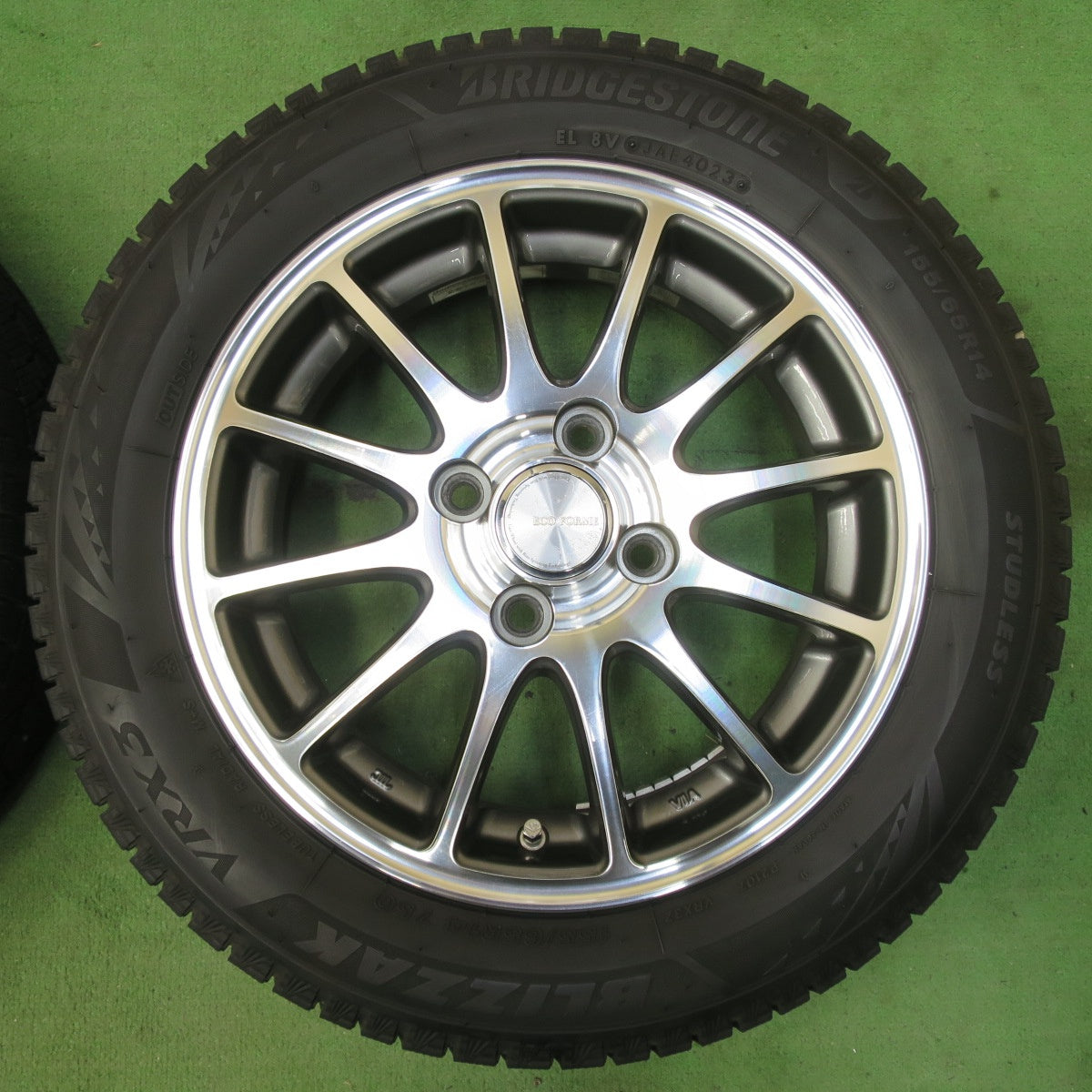 バリ溝!23年!キレイ!8.5分★スタッドレス 155/65R14 ブリヂストン ブリザック VRX3 ECO FORME エコフォルム 14インチ PCD100/4H★5051007イス