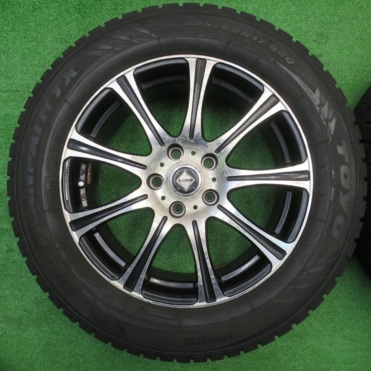 バリ溝!9.5分以上★スタッドレス 225/60R17 トーヨー ウインター トランパス TX RiZLEY ライツレー 17インチ PCD114.3/5H★5102604NJス