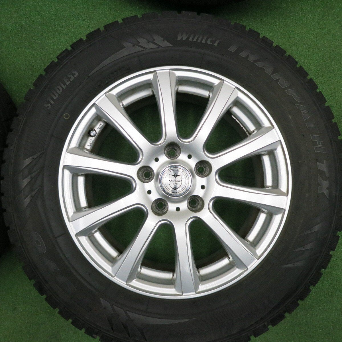 バリ溝!21年!キレイ!9.5分★スタッドレス 215/65R16 トーヨー ウインター トランパス TX JOKER ジョーカー 16インチ PCD114.3/5H★5012003TNス