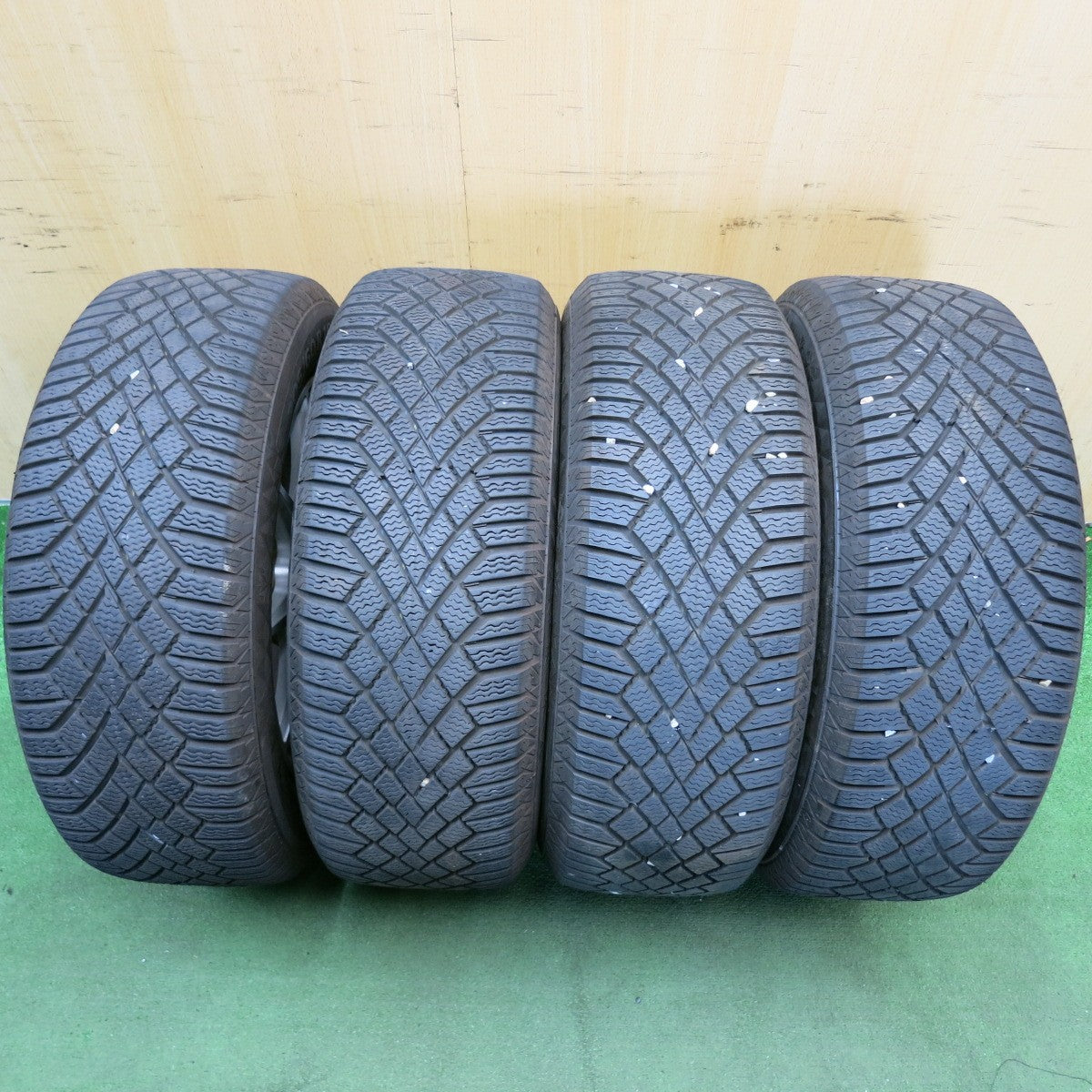 バリ溝!キレイ!9.5分以上◎ベンツ 等 EuroForsch 205/60R16 スタッドレス コンチネンタル バイキングコンタクト7 ユーロフォルシュ 16インチ PCD112/5H◎6061405HAス