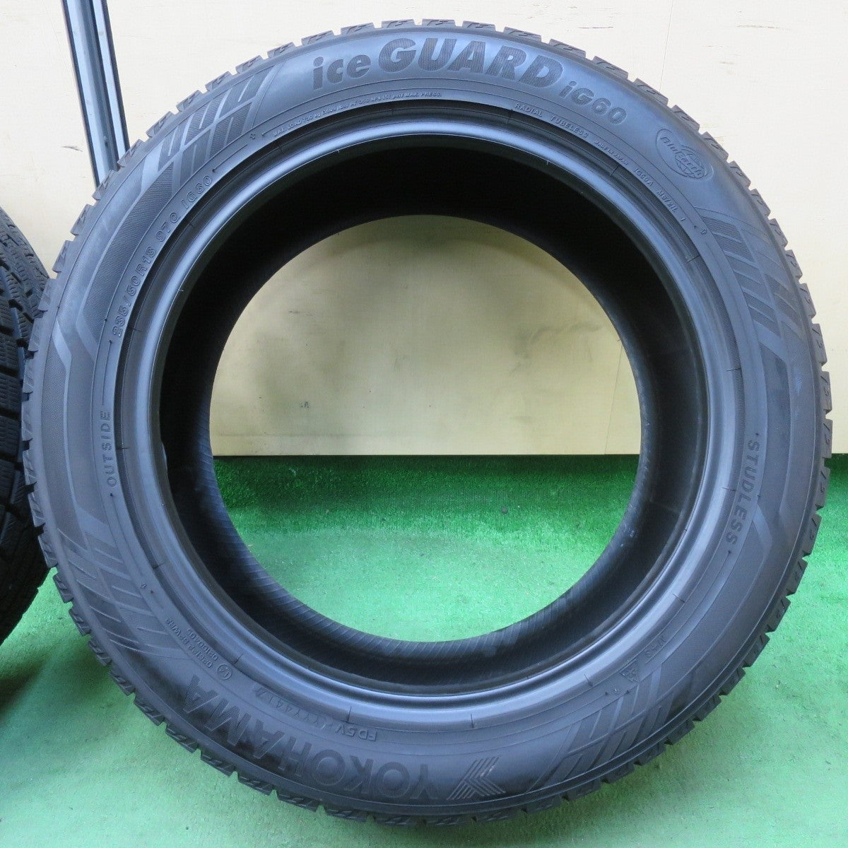バリ溝!9.5分★スタッドレス 235/50R18 ヨコハマ アイスガード iG60 タイヤ 18インチ アルファード ヴェルファイア 等★5022118イスタ