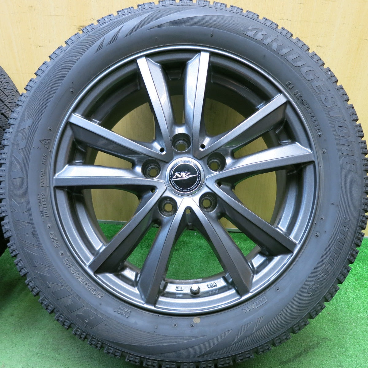 キレイ★スタッドレス 205/55R16 ブリヂストン ブリザック VRX NIRVANA NV ニルヴァーナ ニルバーナ 16インチ PCD114.3/5H★5081902HAス