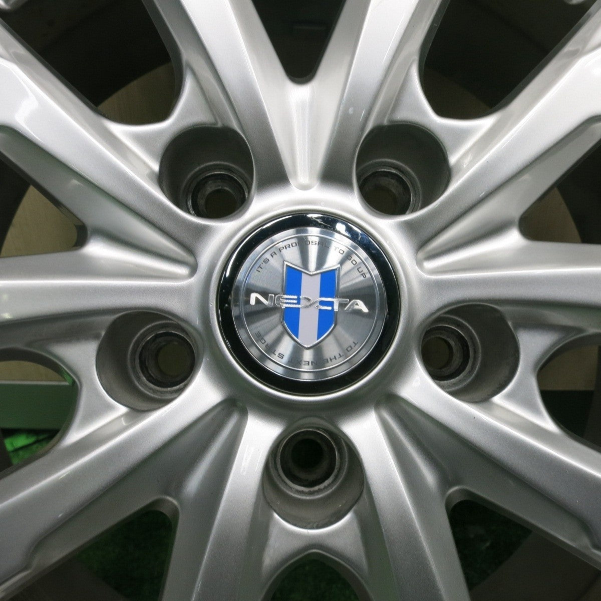 バリ溝!キレイ!9.5分★スタッドレス 205/55R16 トーヨー オブザーブ ガリット GIZ NEXTA ネクスタ 16インチ PCD114.3/5H★5020302TNス