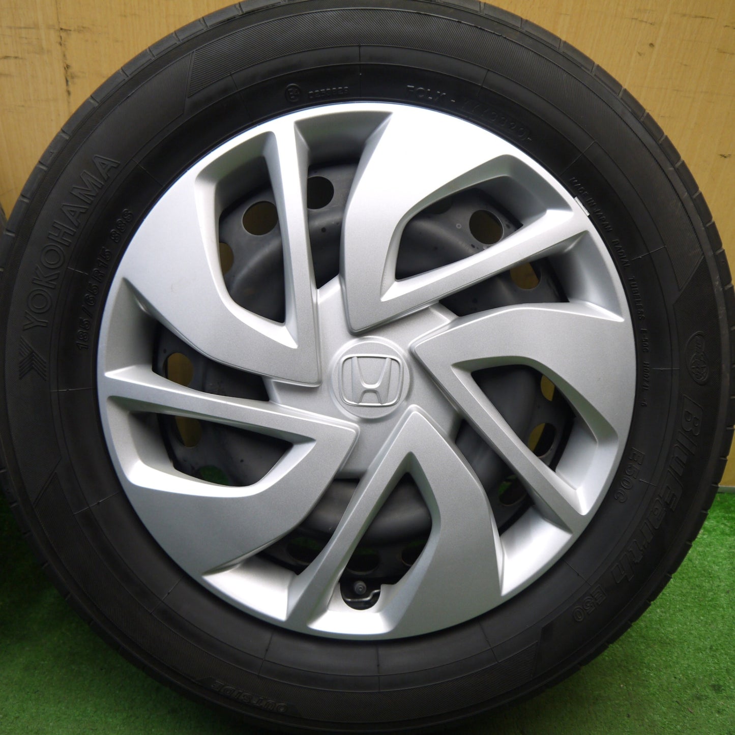 キレイ★ホンダ フリード 純正 スチール 185/65R15 ヨコハマ ブルーアース E50 E50C 15インチ PCD114.3/5H★5071404Hノ