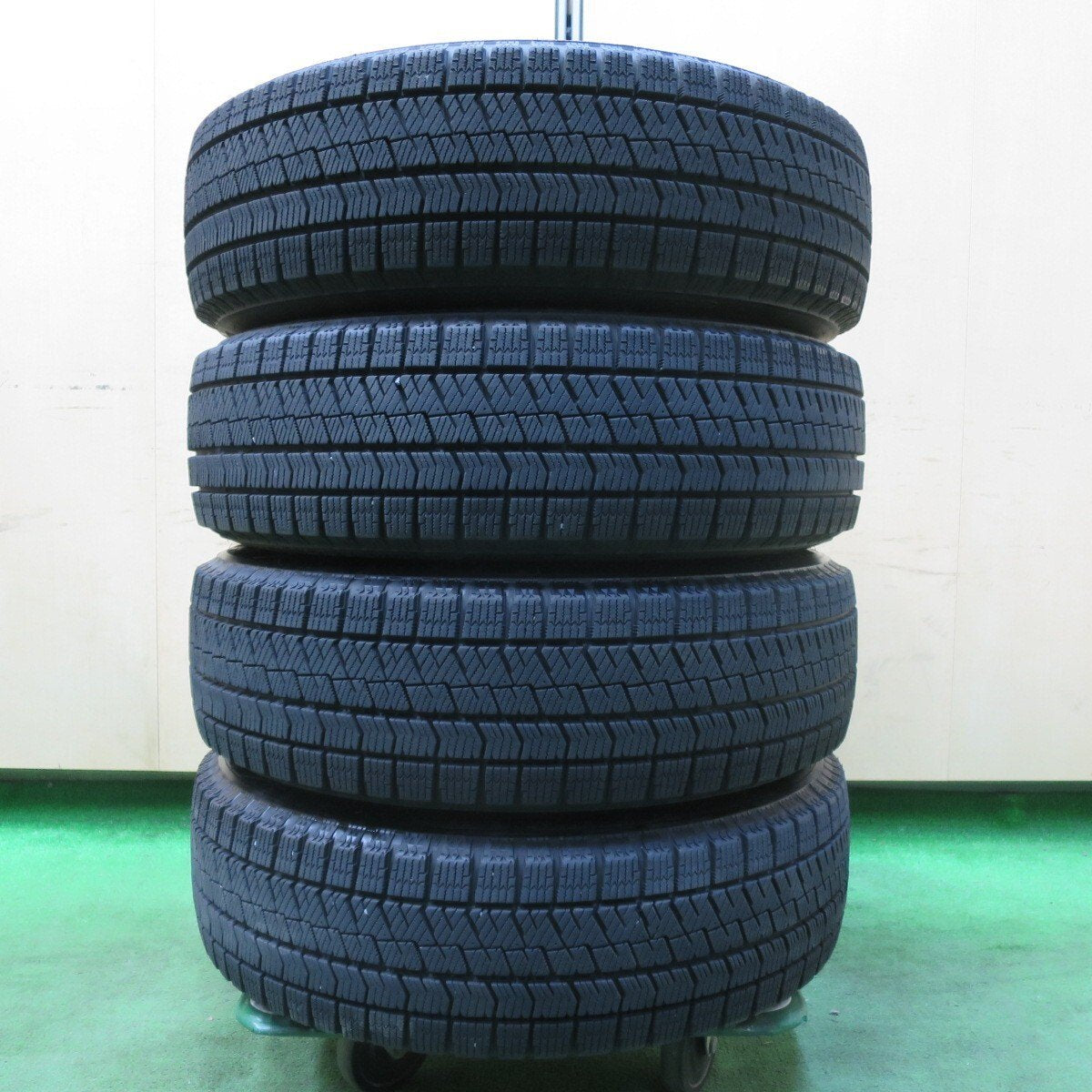 バリ溝!21年!9分★スタッドレス 175/65R15 ブリヂストン ブリザック VRX2 BALMINUM バルミナ PCD100/4H★4110906イス
