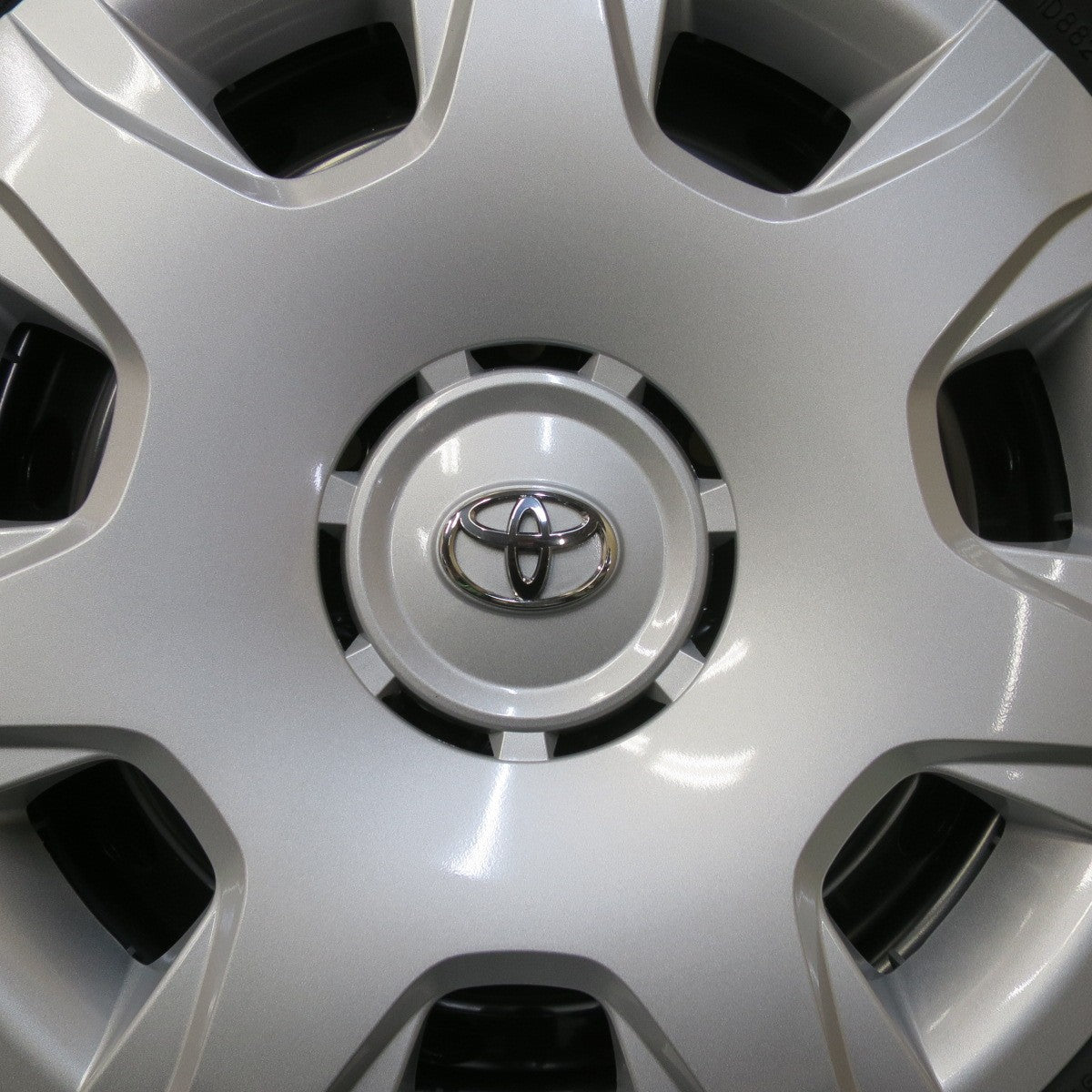 新車外し!23年★トヨタ 200系 ハイエース 純正 スチール 195/80R15 107/105N ダンロップ SP175N 15インチ PCD139.7/6H★5052611イノ