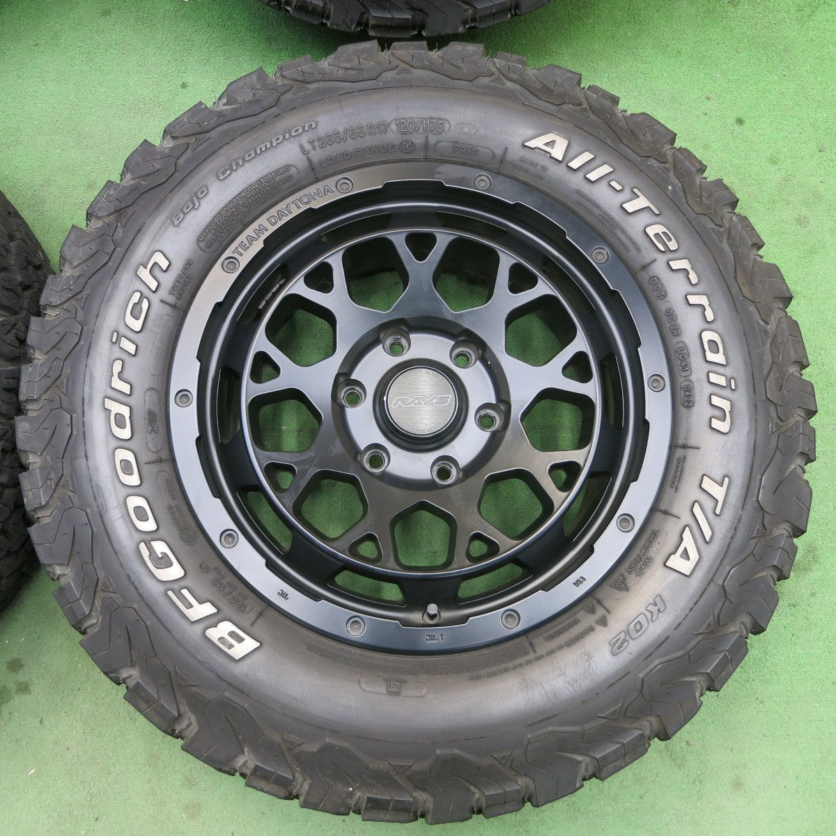 バリ溝!22年!キレイ!9.5分★RAYS TEAM DAYTONA M9 265/65R17 120/117S BFグッドリッチ All-Terrain T/A KO2 レイズ デイトナ 17インチ PCD139.7/6H★5042905ナノ