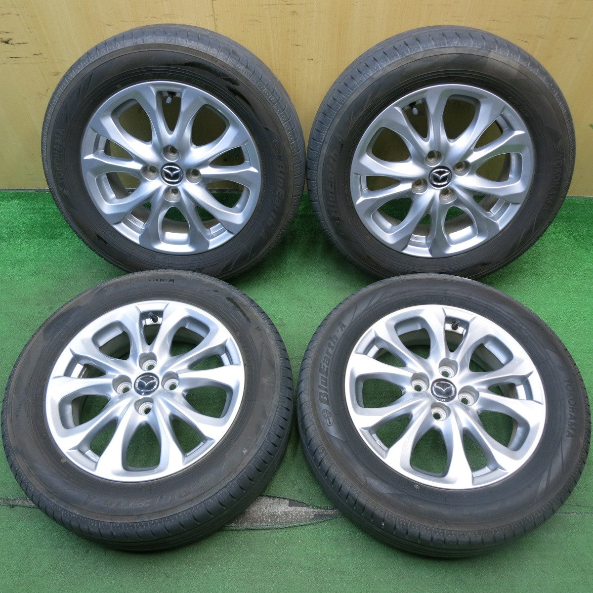 バリ溝!キレイ!8.5分★マツダ デミオ 純正 185/65R15 ヨコハマ BluEarth-A 15インチ ブルーアース PCD100/4H★5062801HAノ