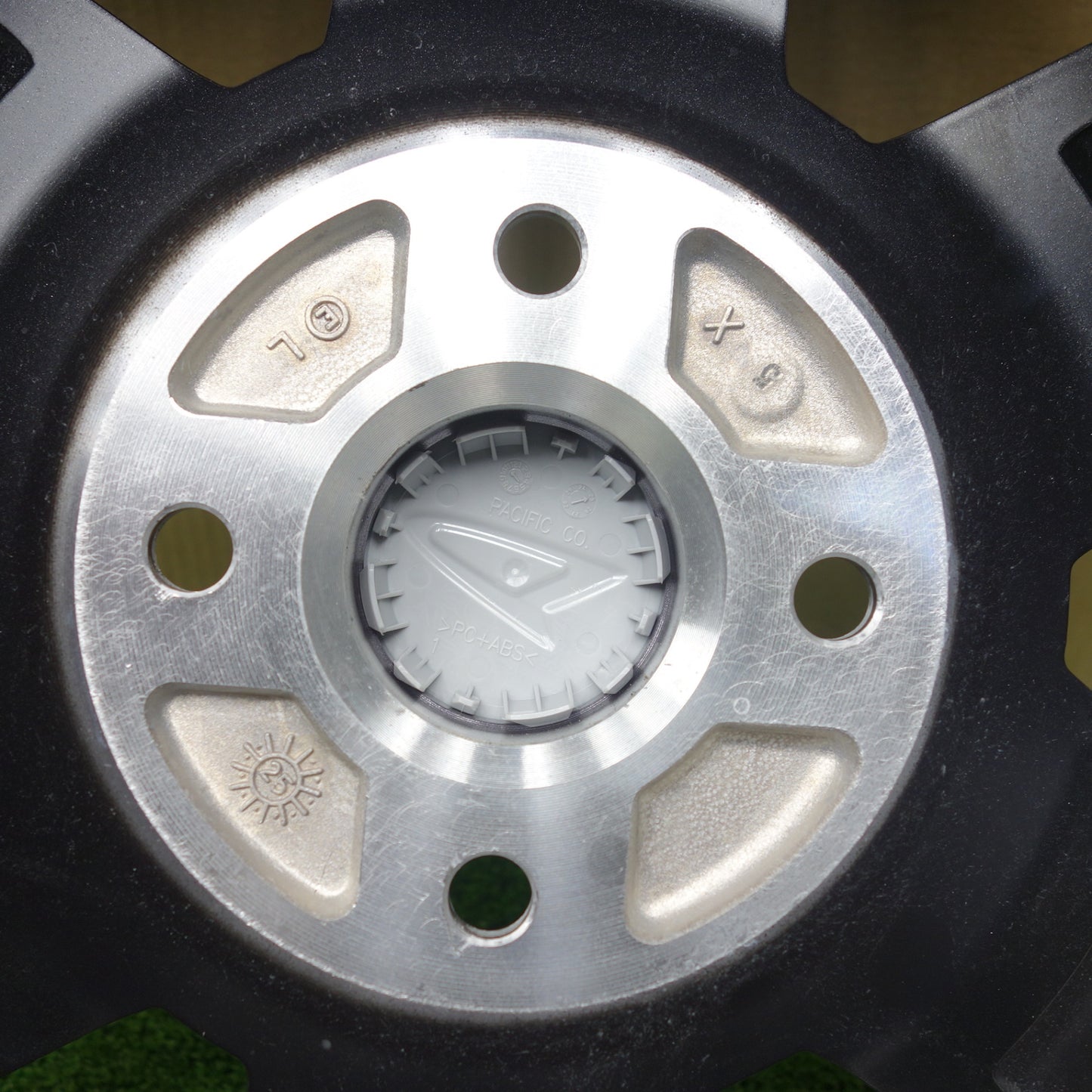 新車外し★ダイハツ タフト Gターボ 純正 ホイール 15インチ 15×4.5J PCD100/4H★5121407KTホ