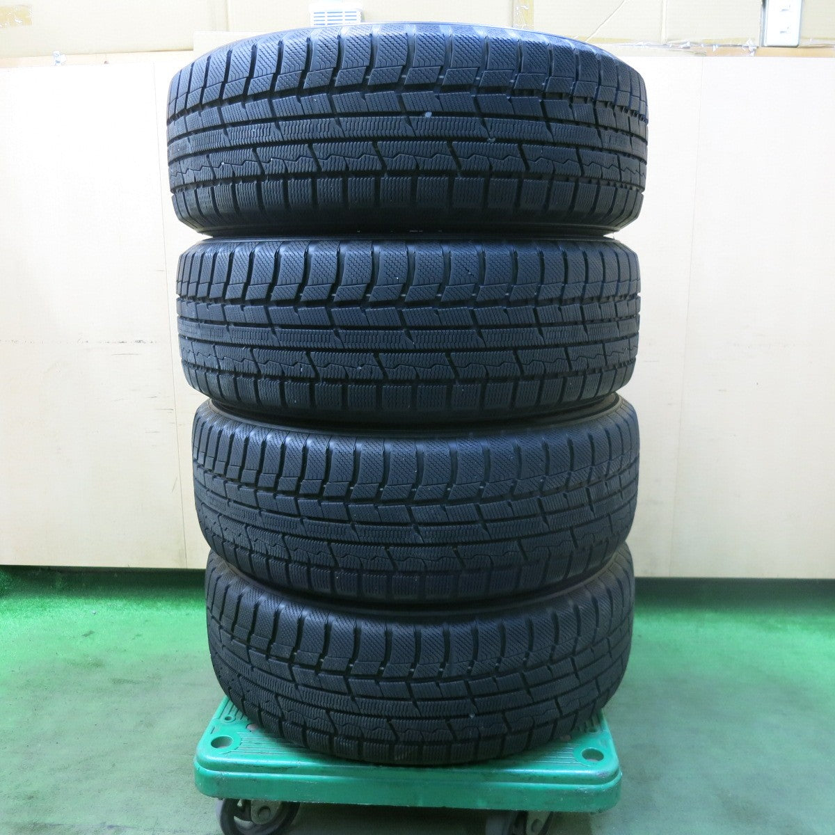 バリ溝!9.5分★日産 ジューク 純正 225/60R17 スタッドレス トーヨー ウインター トランパス TX 17インチ PCD114.3/5H★5110703SKス