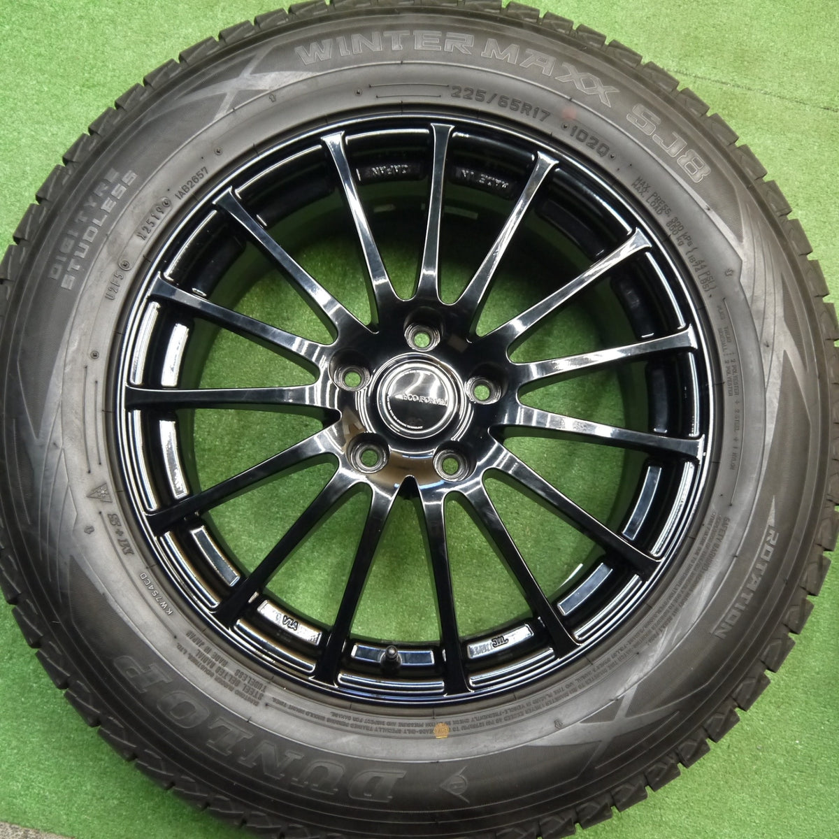 バリ溝!キレイ!9分★スタッドレス 225/65R17 ダンロップ ウインターマックス SJ8 ECO FORME CRS101 エコフォルム 17インチ PCD114.3/5H★5112607Hス
