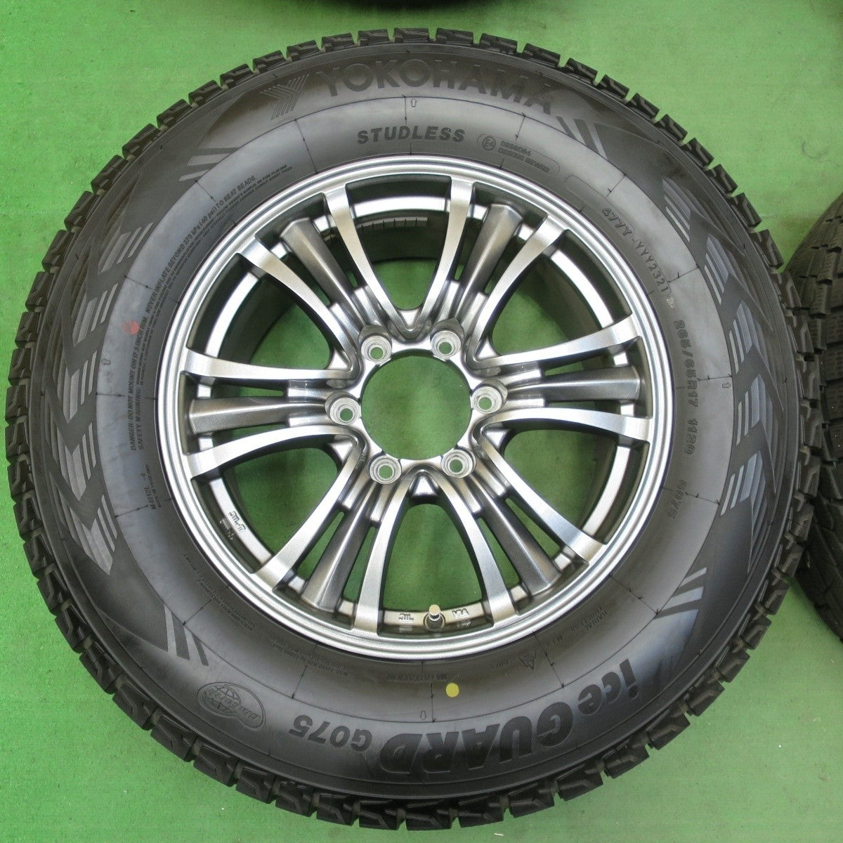 バリ溝!21年!キレイ!9.5分★スタッドレス 265/65R17 ヨコハマ アイスガード G075 TOPY BAZALT-X TYPE2 FACE-C 17インチ PCD139.7/6H★5032208イス