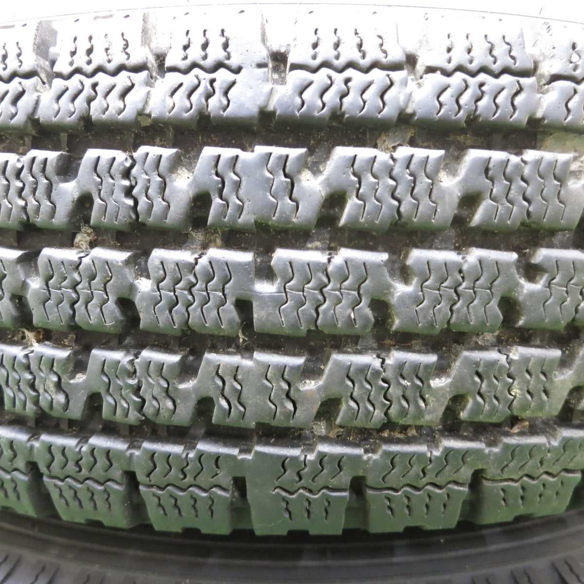 バリ溝!22年!キレイ!9.5分!2本★小型 トラック 165/80R14 91/90N スタッドレス トーヨー デルベックス 935 スチール ホイール DELVEX 14インチ PCD114.3/5H★5090601ナス
