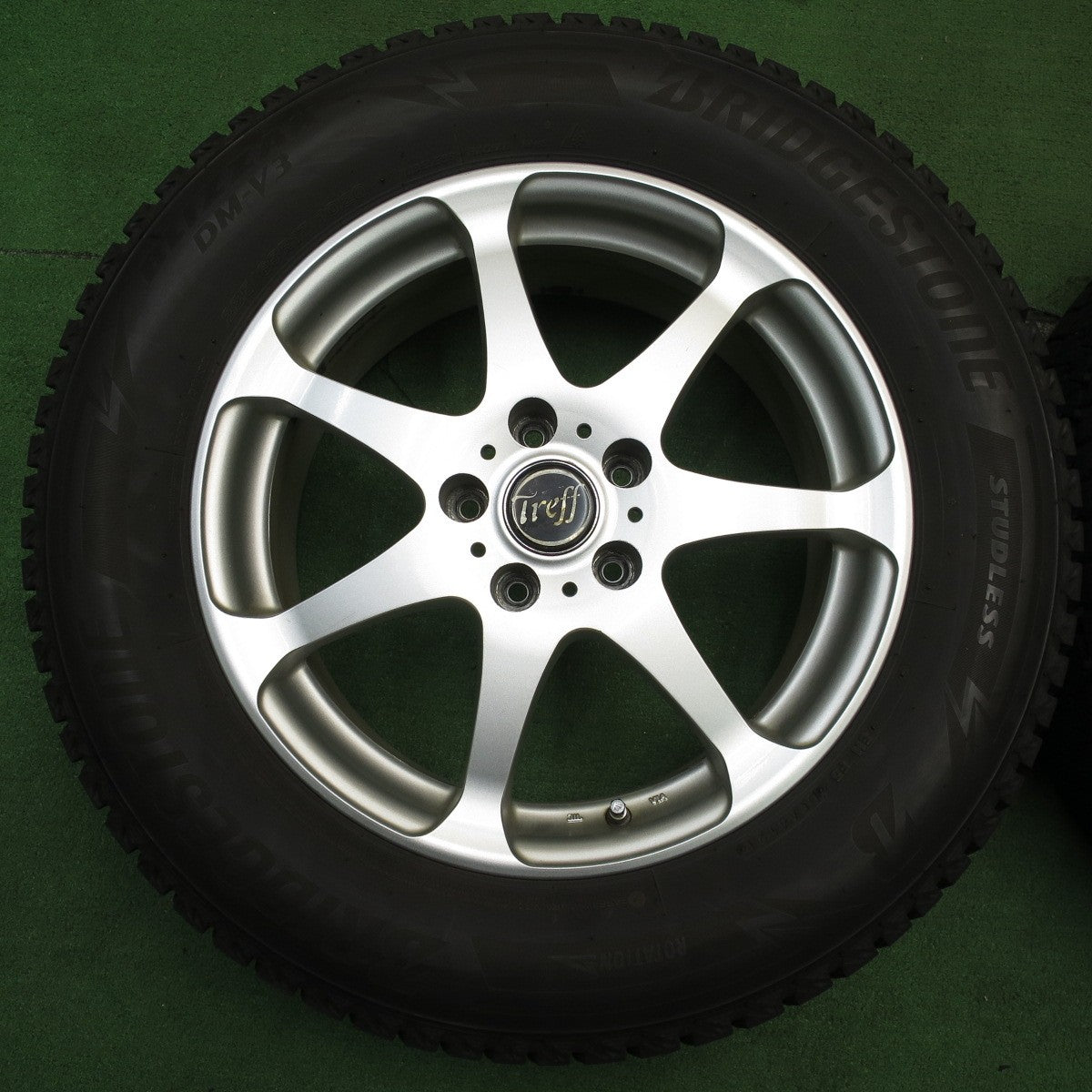 バリ溝!21年!キレイ!9分★スタッドレス 225/65R17 ブリヂストン ブリザック DM-V3 Treff S7 トレフ 17インチ PCD114.3/5H★5052002NJス