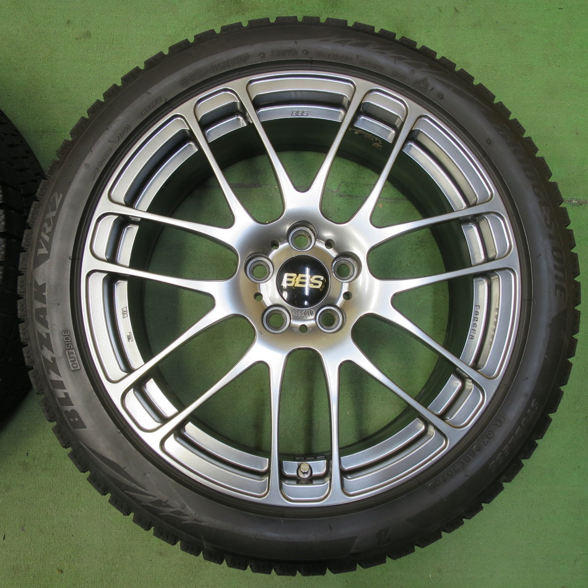 バリ溝!キレイ!9分★プリウス 86 BRZ 等 BBS RE-L2 RE5010 鍛造 215/45R17 スタッドレス ブリヂストン ブリザック VRX2 17インチ PCD100/5H★5092904イス