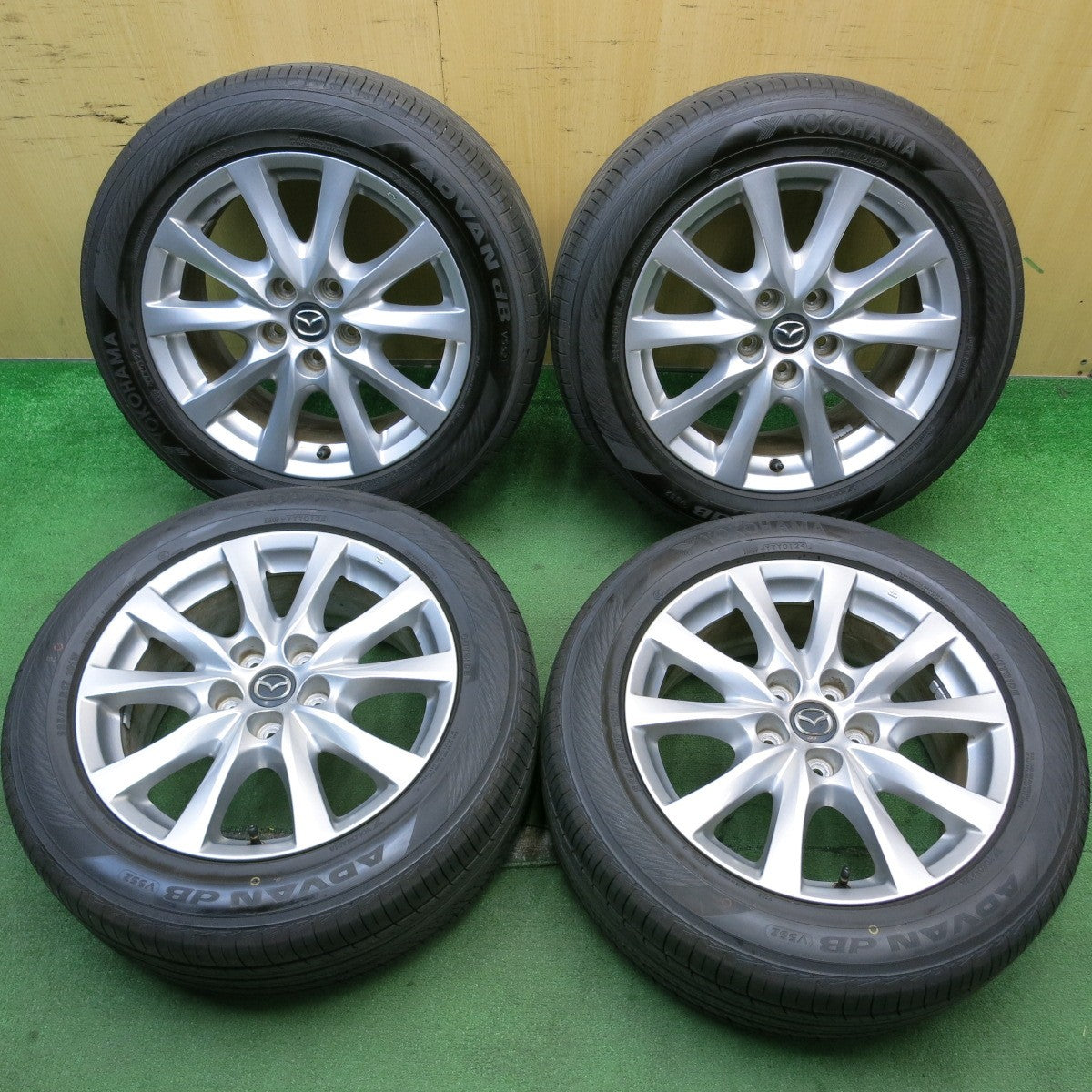バリ溝!24年!9.5分★マツダ アテンザ 純正 225/55R17 ヨコハマ アドバン dB V552 17インチ PCD114.3/5H★5053003HAノ