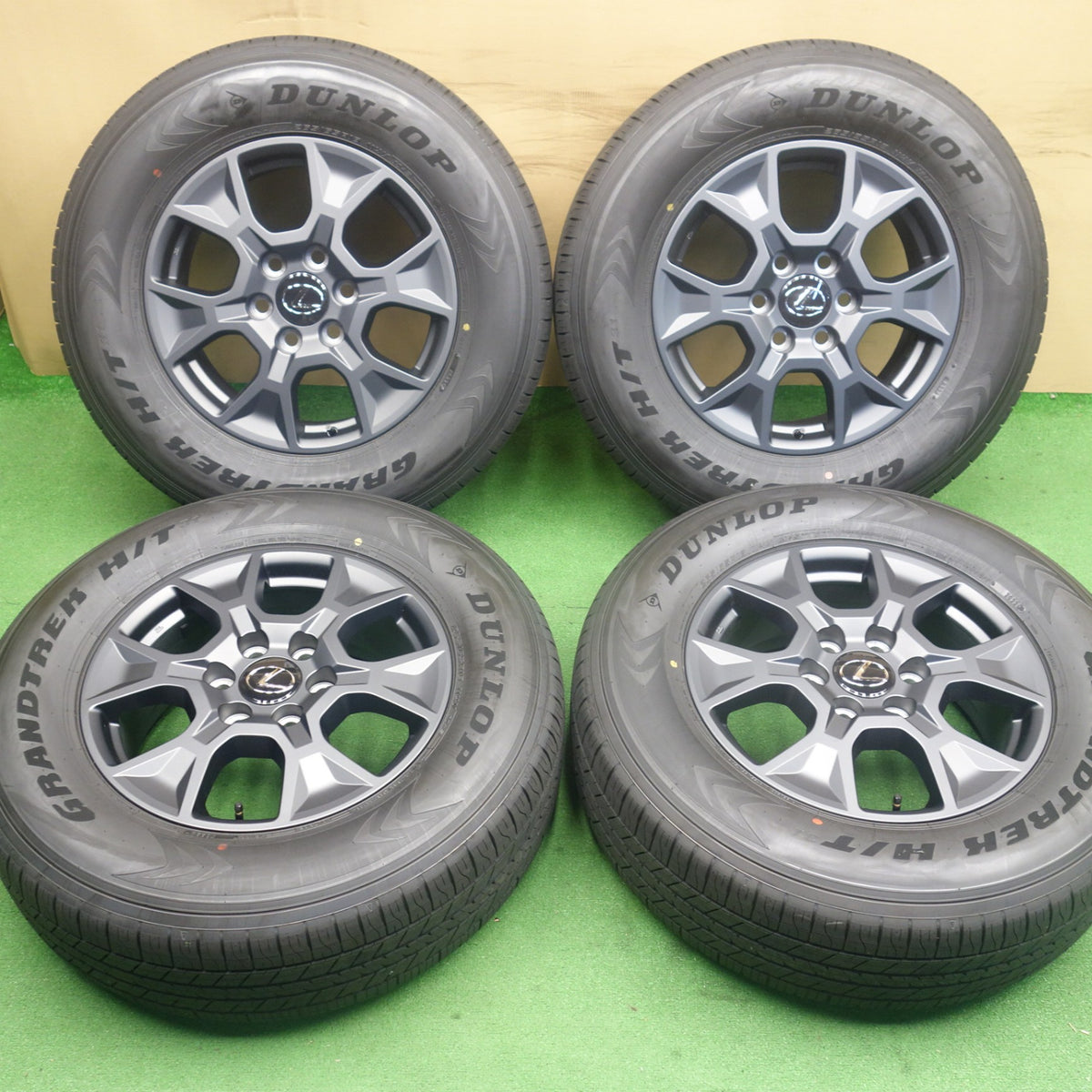 新車外し!26年★レクサス GX550 オーバー トレイル 純正 265/65R18 ダンロップ グラントレック H/T 31 18インチ PCD139.7/6H★6052102KTノ