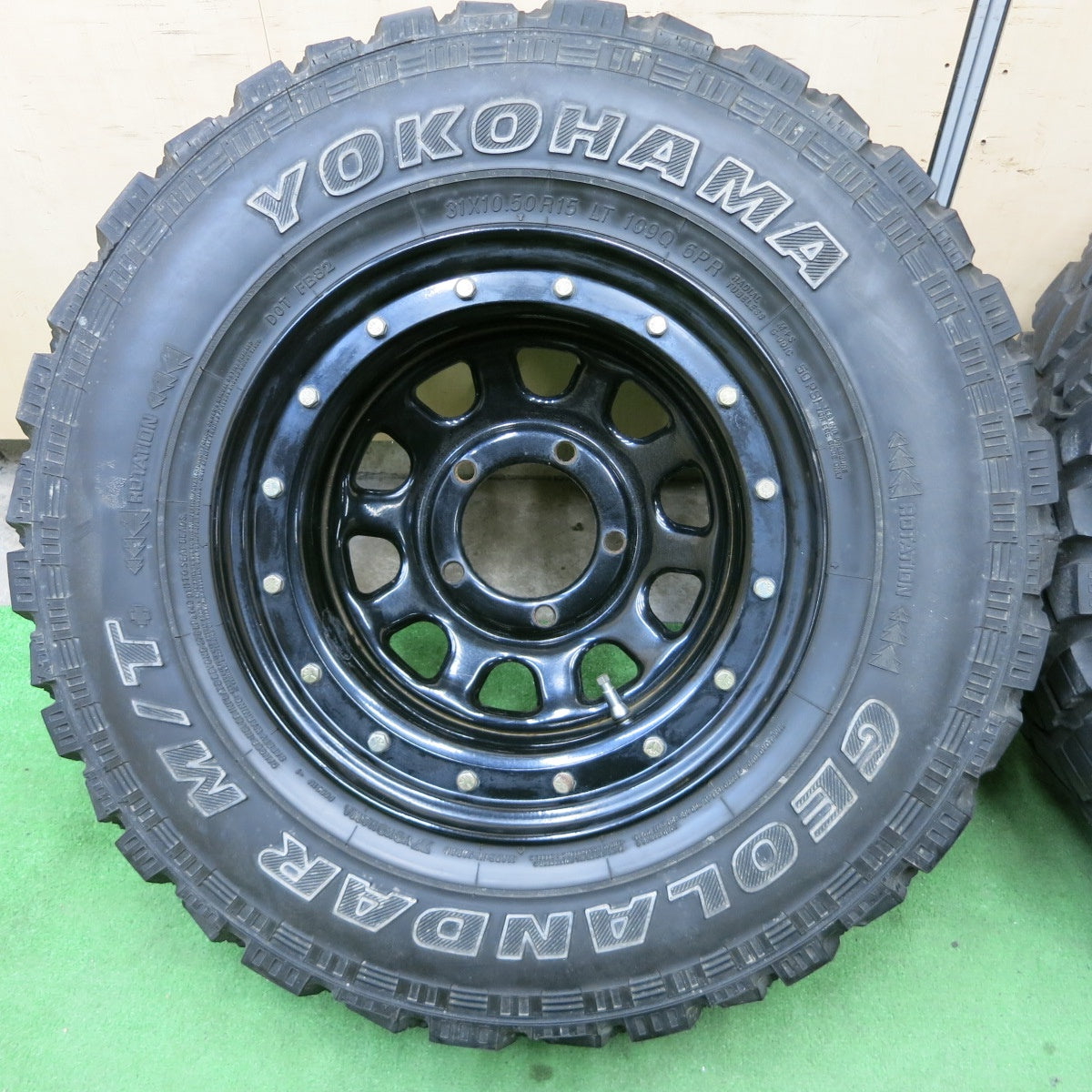 バリ溝!8.5分★ロックマスター スチール 31×10.50R15 109Q 6PR ヨコハマ ジオランダー M/T+ 15インチ PCD139.7/5H★5051604ナノ
