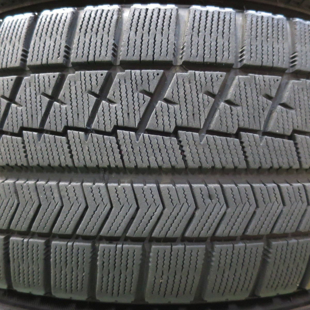 4本価格★スタッドレス 215/55R17 ブリヂストン ブリザック VRX VIOLENTO ヴィオレント 17インチ PCD114.3/5H★5011703イス