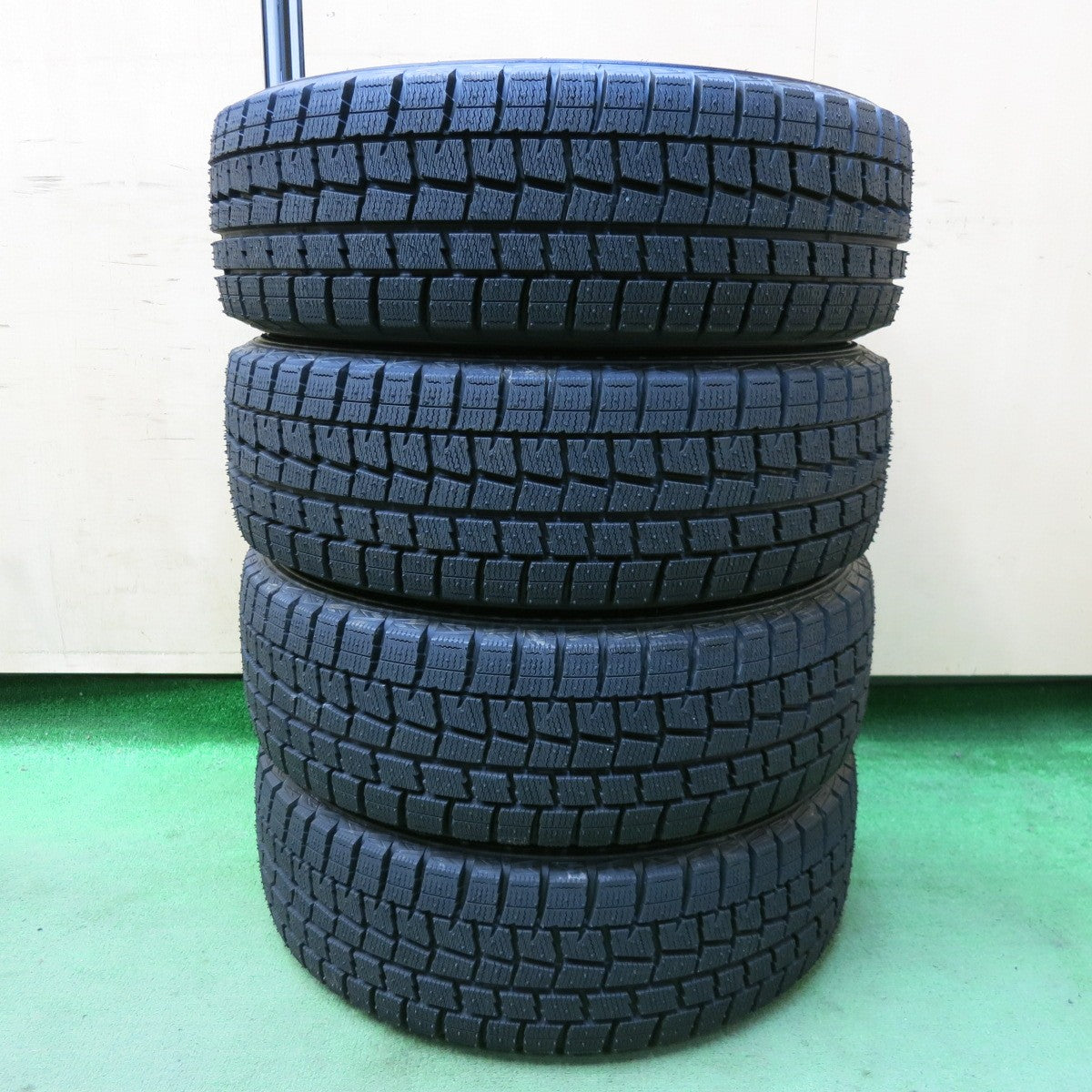 タイヤほぼ未使用!キレイ★スタッドレス 185/60R15 ダンロップ ウインターマックス WM01 TEAD テッド 15インチ PCD100/4H★5050207SYス