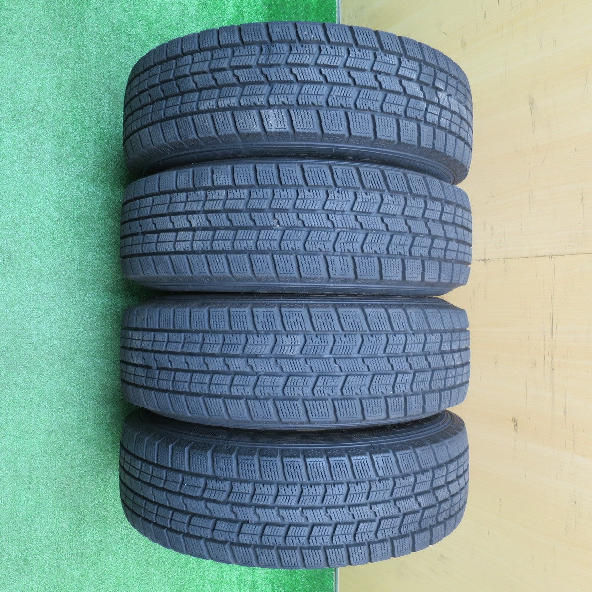 バリ溝!キレイ!9.5分★スタッドレス 175/70R14 グッドイヤー アイスナビ7 ravrion RS01 ラブリオン 14インチ PCD100/4H★5102804NJス