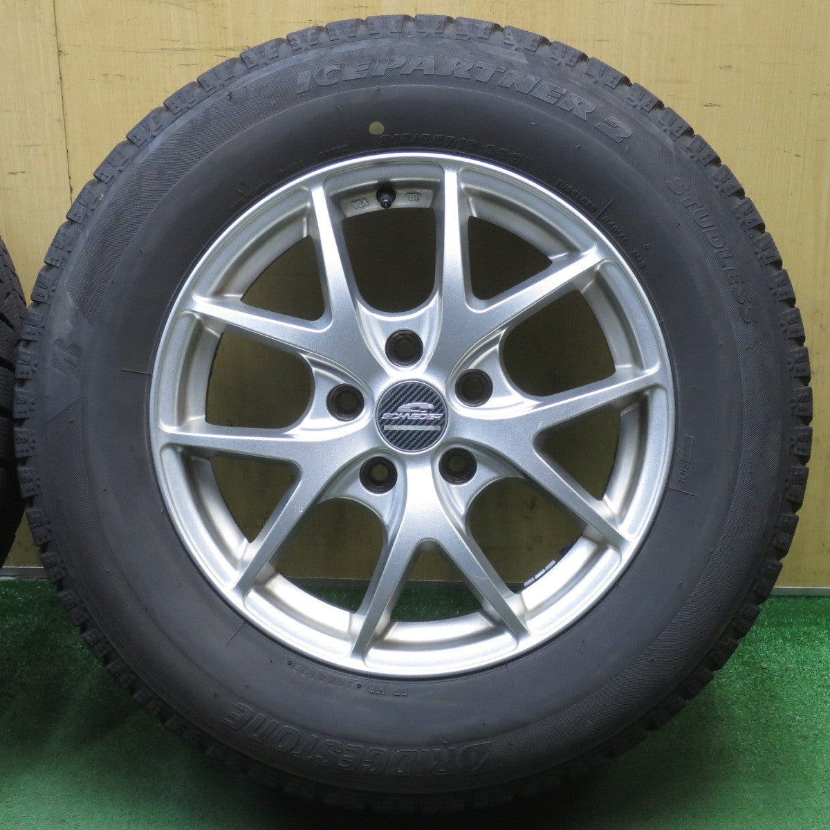 バリ溝!23年!キレイ!8.5分◎スタッドレス 215/65R16 ブリヂストン アイスパートナー SCHNEIDER シュナイダー 16インチ PCD114.3/5H◎6100603NJス
