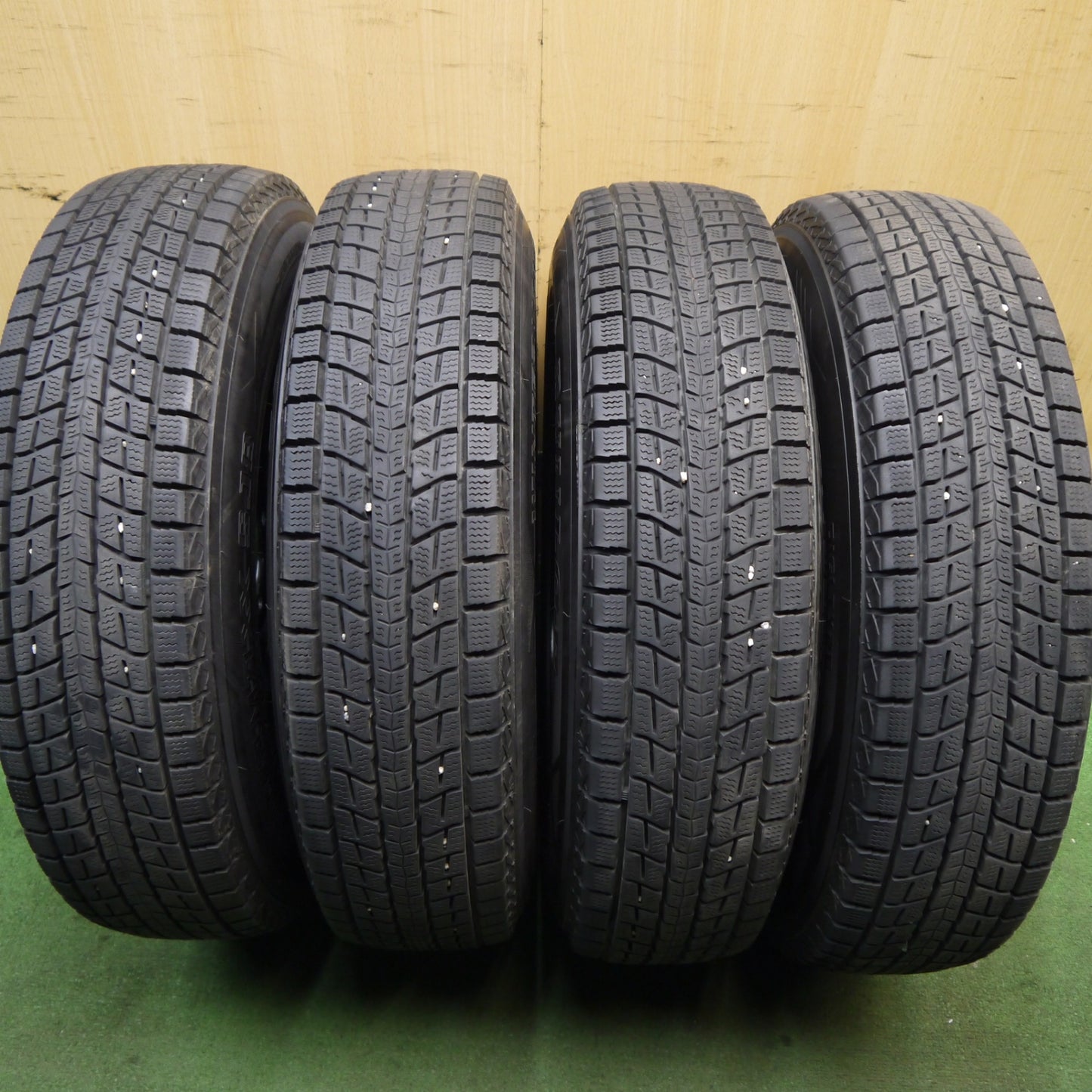 バリ溝!キレイ!9分★DAYTONA デイトナ スタッドレス 175/80R16 ダンロップ ウインターマックス SJ8 16インチ PCD139.7/5H★5082602Hス
