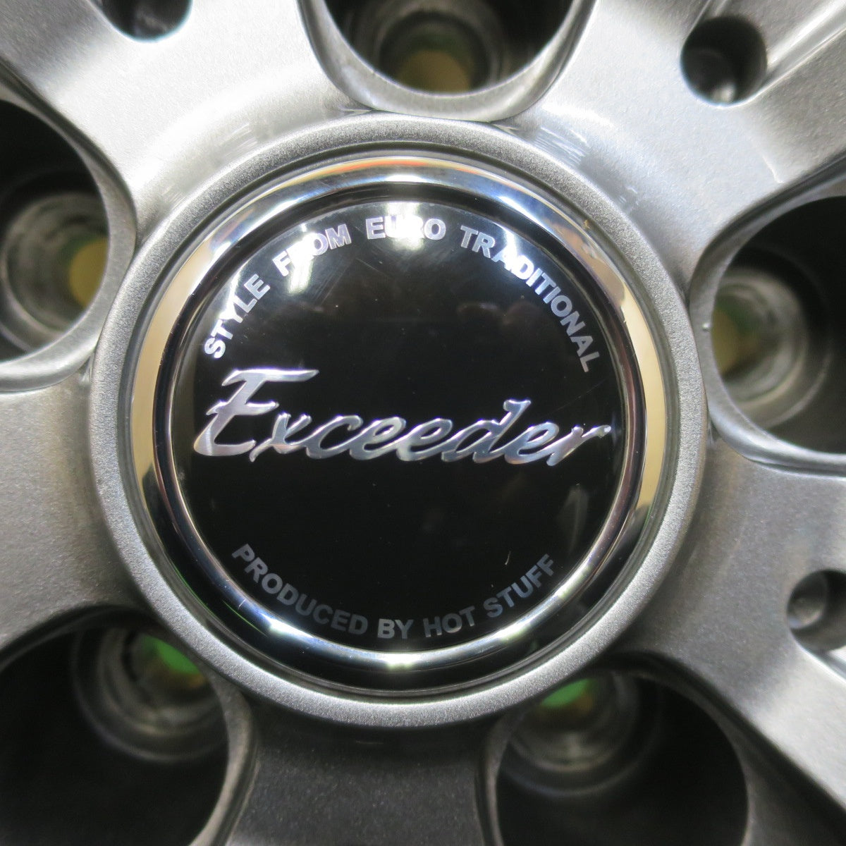 バリ溝!23年!キレイ!9.5分★スタッドレス 225/60R17 トーヨー ウインター トランパス TX Exceeder エクシーダー 17インチ PCD114.3/5H★5093010イス
