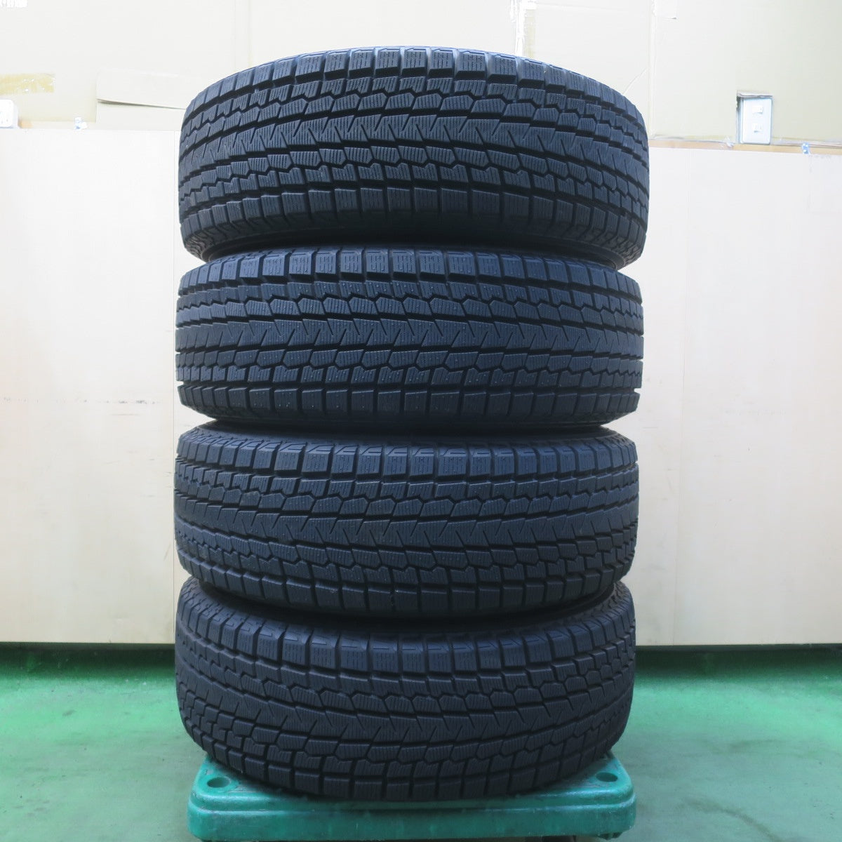 ほぼ未使用!23年!キレイ★スタッドレス 225/65R17 ヨコハマ アイスガード G075 MiLLOUS VX ミルアス 17インチ PCD114.3/5H★6033105イス