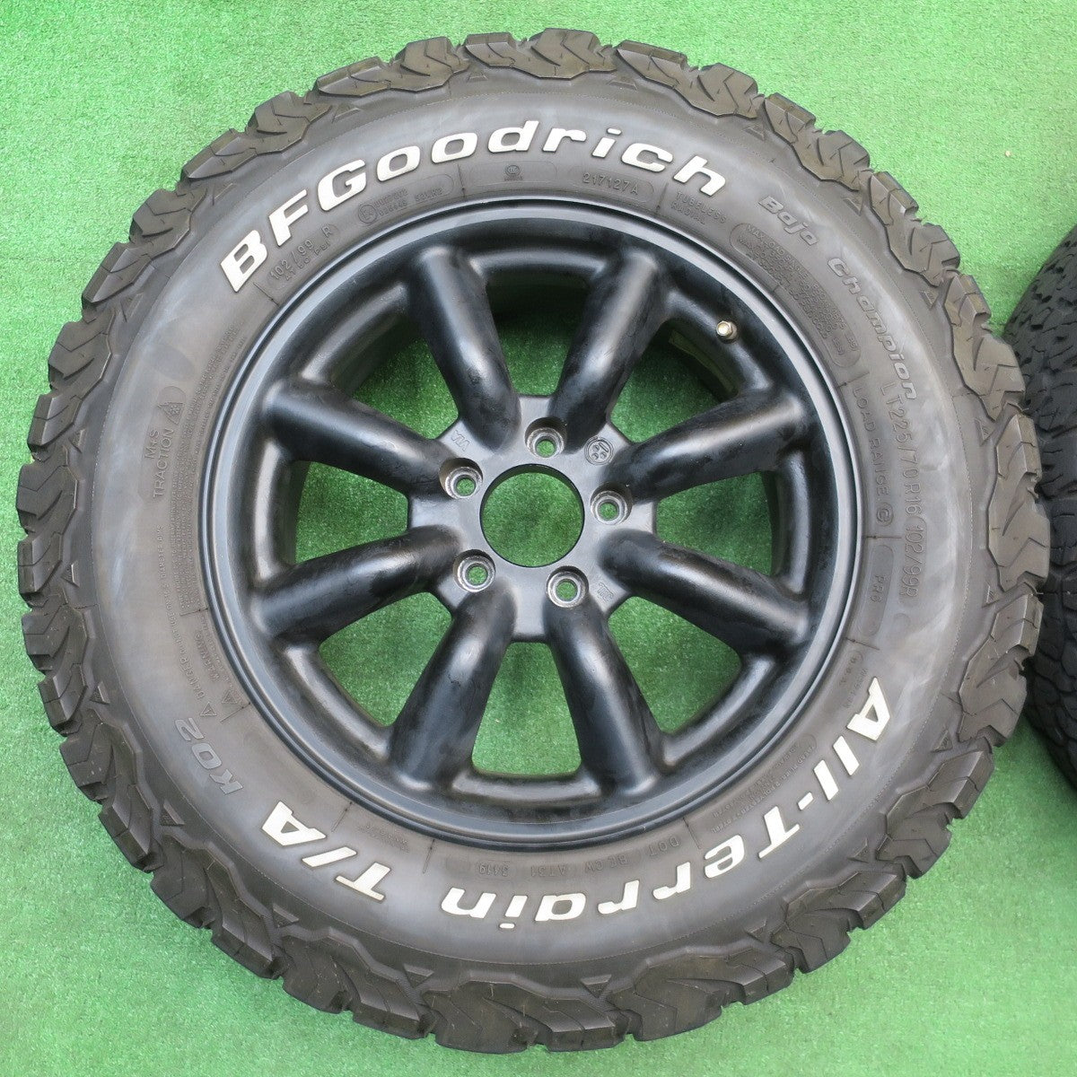 バリ溝!8.5分★ジープ レネゲード RS ワタナベ F8F 225/70R16 102/99R BFグッドリッチ All-Terrain T/A KO2 16インチ PCD110/5H★5110709NJス