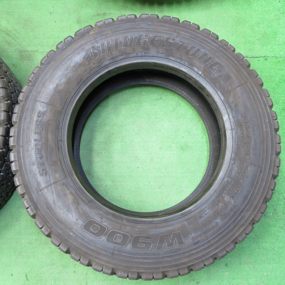 4本価格!20年★トラック タイヤ 245/70R19.5 136/134J スタッドレス ブリヂストン W900 19.5インチ★4080202イスタ