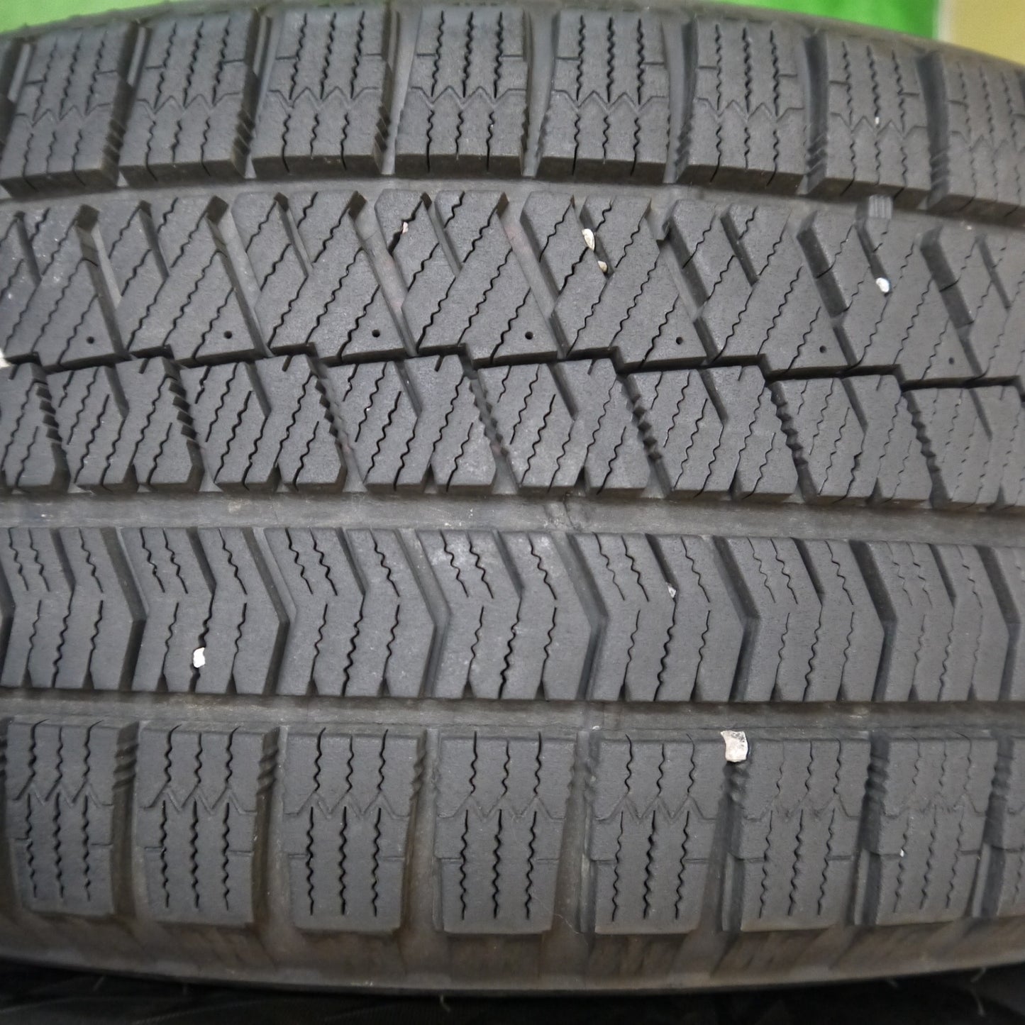 バリ溝!キレイ!9分★スタッドレス 215/60R17 ブリヂストン ブリザック VRX2 ravrion RM01 ラブリオン 17インチ PCD114.3/5H★5042109Hス