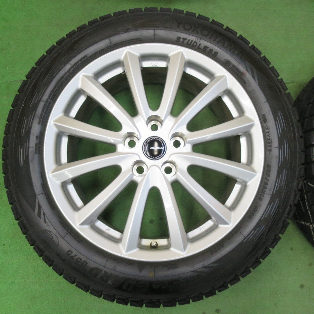 バリ溝!23年!キレイ!9.5分以上★スタッドレス 225/60R18 ヨコハマ アイスガード G075 QRASIZ KOSEI クレイシズ 光生 コーセイ 18インチ PCD114.3/5H★5012411イス