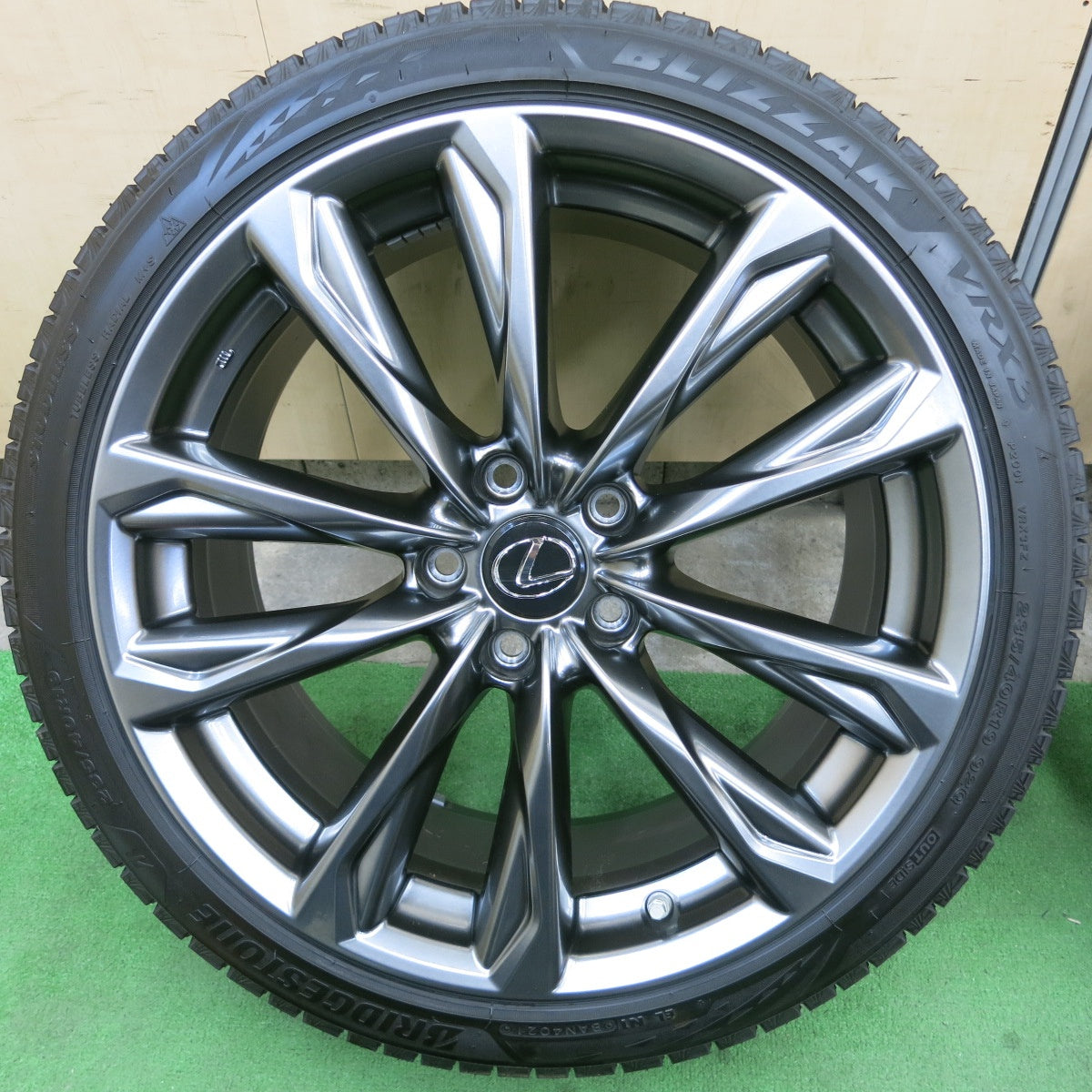 センサー付!バリ溝!21年!キレイ!9.5分★レクサス IS Fスポーツ 純正 235/40R19 265/35R19 スタッドレス ブリヂストン ブリザック VRX3 19インチ PCD114.3/5H★5042802TTス
