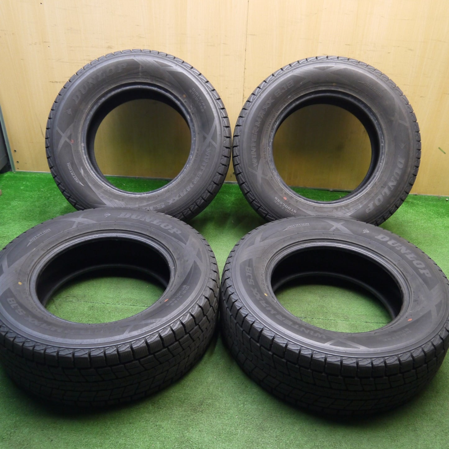 バリ溝!21年!9.5分★スタッドレス 265/65R17 ダンロップ ウインターマックス SJ8+ タイヤ 17インチ ランクル プラド ハイラックス 等★5043002Hスタ