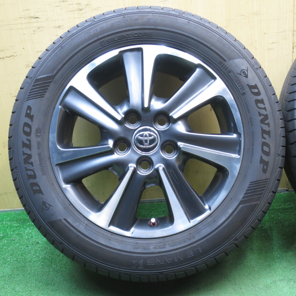 バリ溝!23年!キレイ!9.5分★トヨタ 80系 ノア ヴォクシー 純正 205/60R16 ダンロップ LE MANS V+ ルマン5+ 16インチ PCD114.3/5H★5081202NJノ