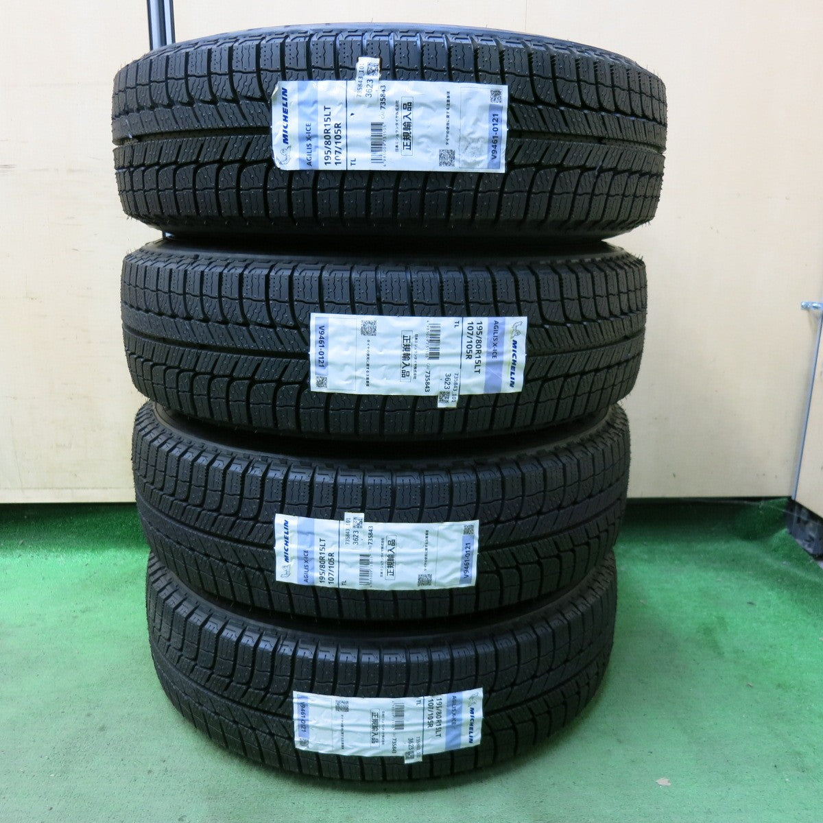 未使用!23年!キレイ★トヨタ 200系 ハイエース 純正 スチール 195/80R15 107/105R スタッドレス ミシュラン AGILIS X-ICE 15インチ PCD139.7/6H★5073007SYス