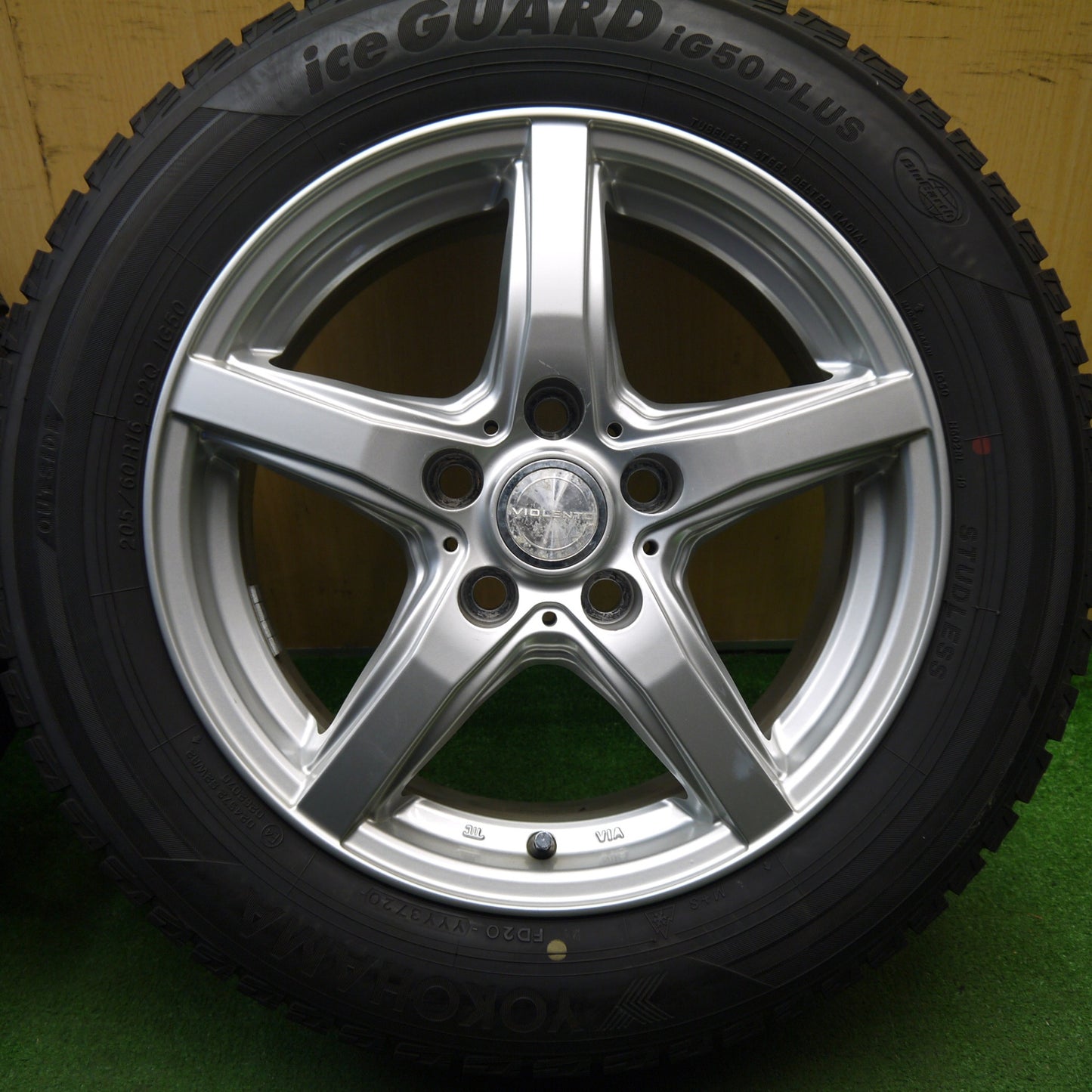 バリ溝!キレイ!9.5分★スタッドレス 205/60R16 ヨコハマ アイスガード iG50 プラス VIOLENTO ヴィオレント 16インチ PCD114.3/5H★5041401Hス