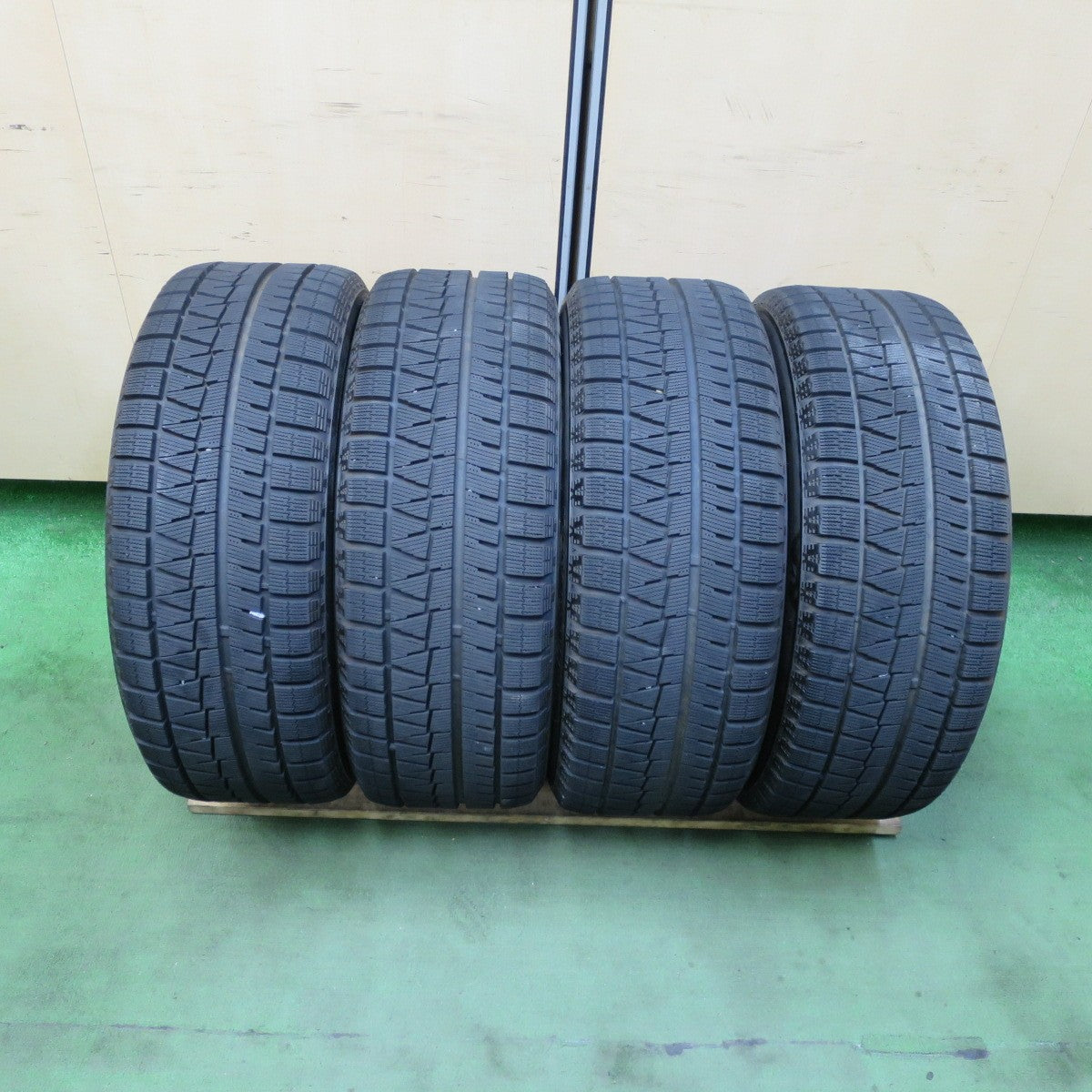 バリ溝!キレイ!9.5分★エクシーガ 等 215/50R17 スタッドレス ブリヂストン アイスパートナー2 JOKER ジョーカー 17インチ PCD100/5H★5072401TTス