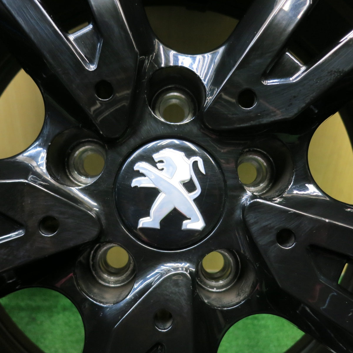 バリ溝!24年!9.5分★プジョー 3008 等 EUROTECH GAYA SOLI 215/60R17 スタッドレス ダンロップ ウインターマックス WM02 ユーロテック ガヤ ソリ PCD108/5H★5081402HAス