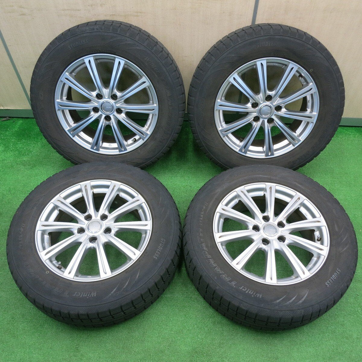 キレイ★スタッドレス 225/65R17 トーヨー ウインター トランパス MK4α MiLLOUS ミルアス 17インチ PCD114.3/5H★4101105NJス