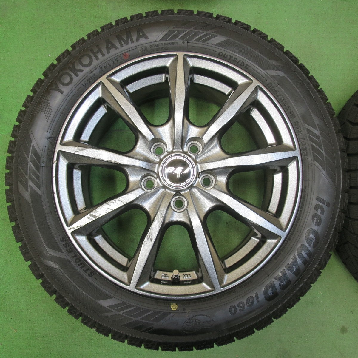 タイヤほぼ未使用!24年!キレイ★アウディ 等 B.S.J 205/55R16 スタッドレス ヨコハマ アイスガード iG60 BILLET STAR JAPAN 16インチ PCD112/5H★5040903イス