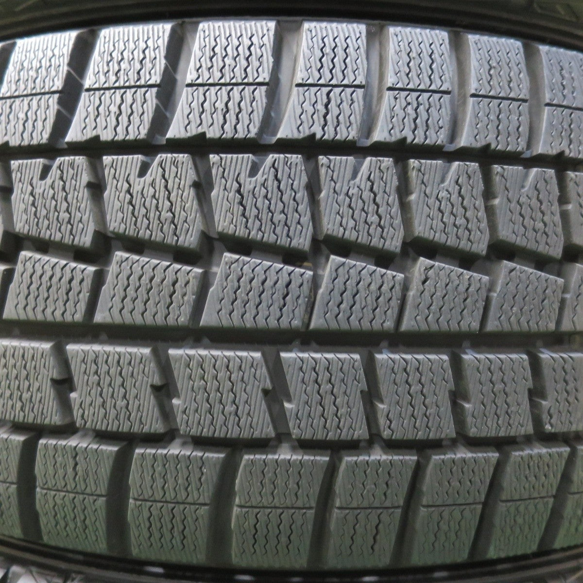 超バリ溝!ほぼ10分★ホンダ RB3 オデッセイ アブソルート 純正 225/45R18 スタッドレス ダンロップ ウインターマックス WM01 18インチ PCD114.3/5H★5032811イス