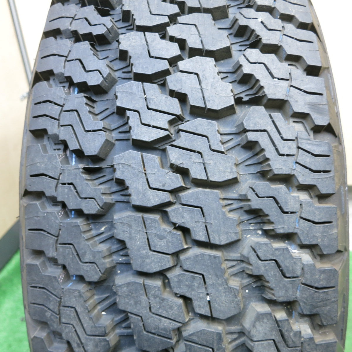 ほぼ未使用!1本★ジープ JK ラングラー 純正 245/75R17 グッドイヤー WRANGLER 17インチ PCD127/5H★5082303ナノ